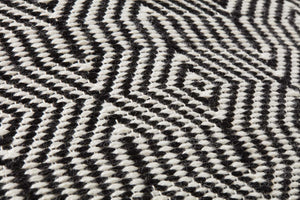 P0339 IN/OUT BLACK / WHITE